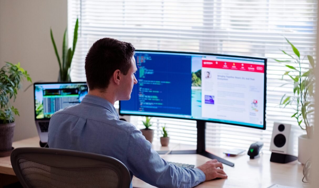 Navigating the Ever-Evolving Tech World: Stay Informed and Stay Ahead